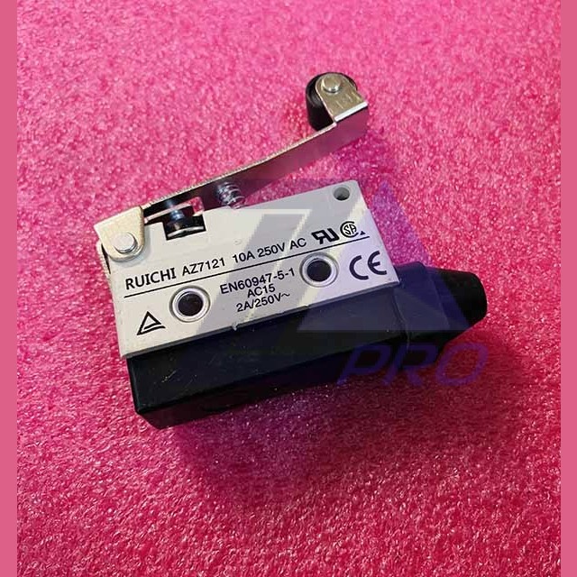 Выключатель путевой AZ-7121 рычаг с роликом 10A 250V AC RUICHI