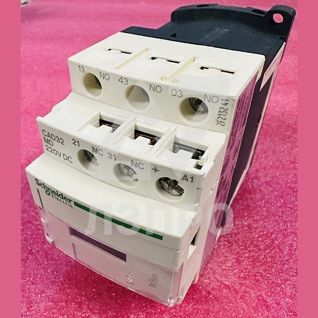 Контактор CAD32MD 220V DC 10A Schneider Electric