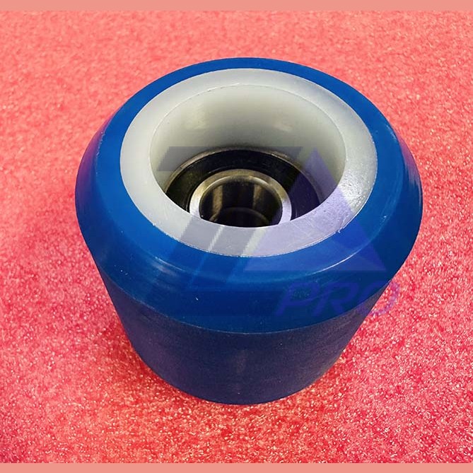 Ролик 60мм прижимной батареи привода поручня эскалатора Travelmaster KM5130075H01 Kone