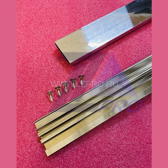 Плинтус кабины лифта L-790 BROSSE(BRUCH) FAA459E999 CB 790 Otis