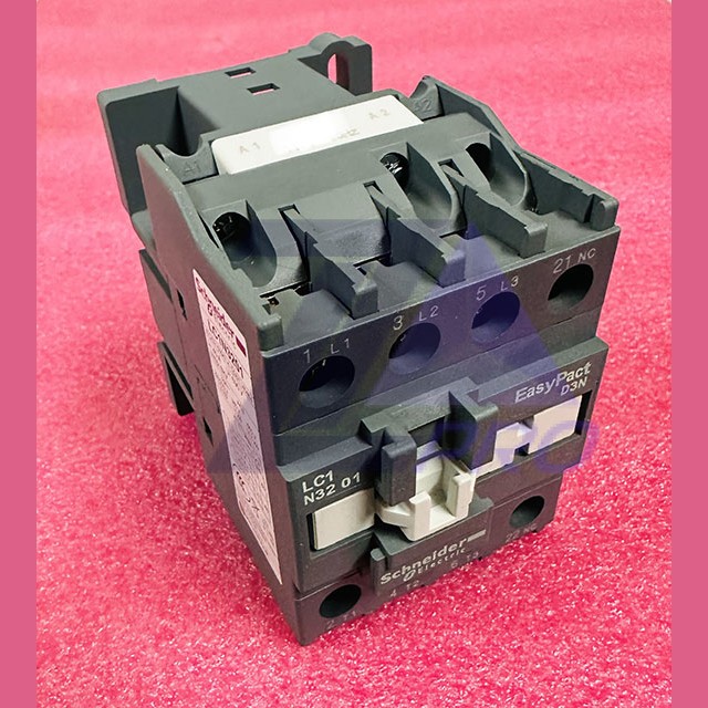 Контактор 110V 15kW 32A 1NC LC1N3201F5N Schneider Electric
