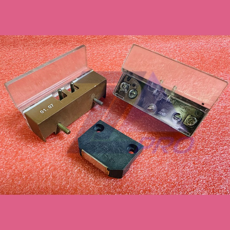 Выключатель блокировочный ВО4 ДУС3.602.004 МЛЗ