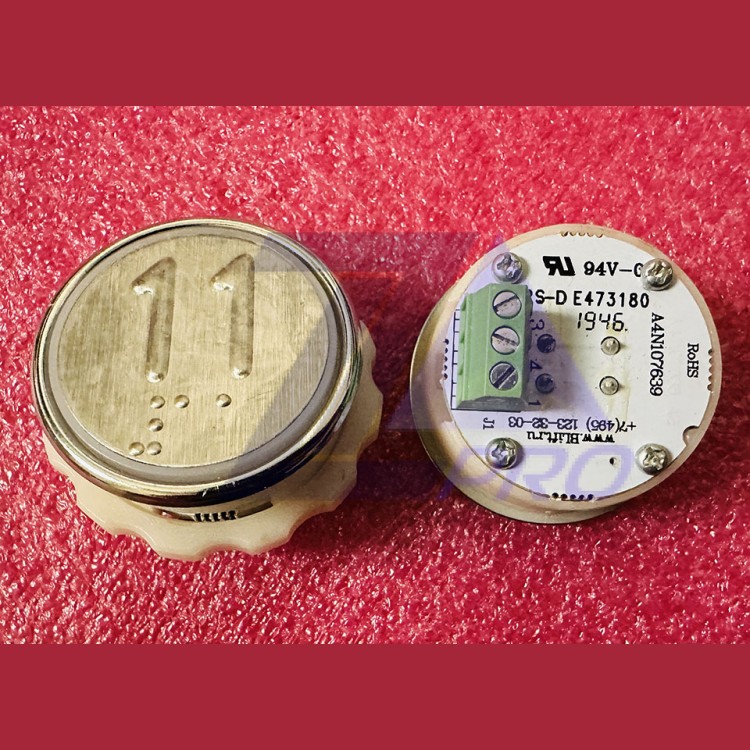 Кнопочный модуль с шрифтом Брайля 11 разъём под винт A4N107639 MA2D04-D-R-11 ЩЛЗ КМЗ