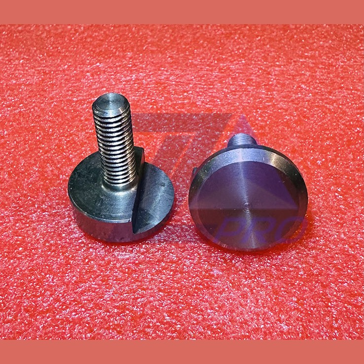 Болт (прижим) крепления зеркала в кабине СП371.03.05.501 ЩЛЗ