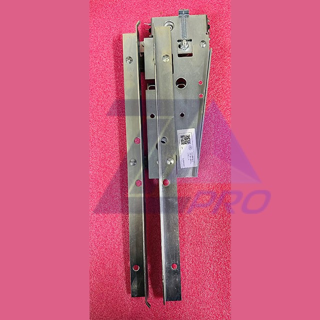 Отводка дверей кабины левая тип K8 M2TK8A MZK8 M4TZK8 6090051160 ThyssenKrupp