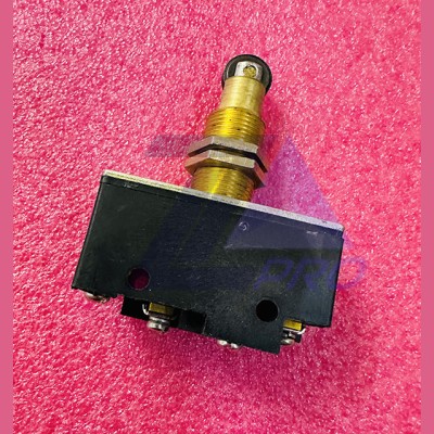 Микропереключатель МП 1105 УХЛ3 исп.1 винт (продольный ролик)