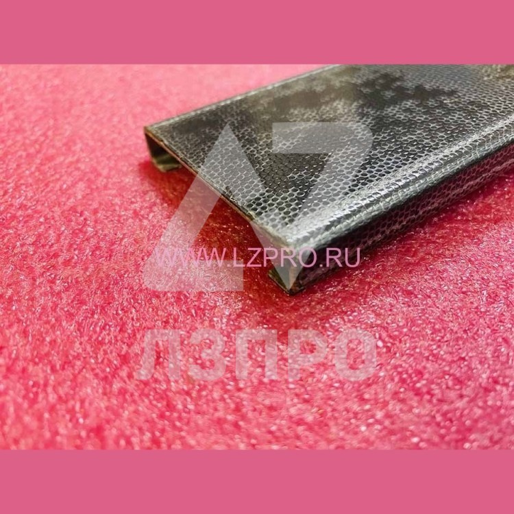 Плинтус кабины L-902 мм 	ZAA402DV34 Otis