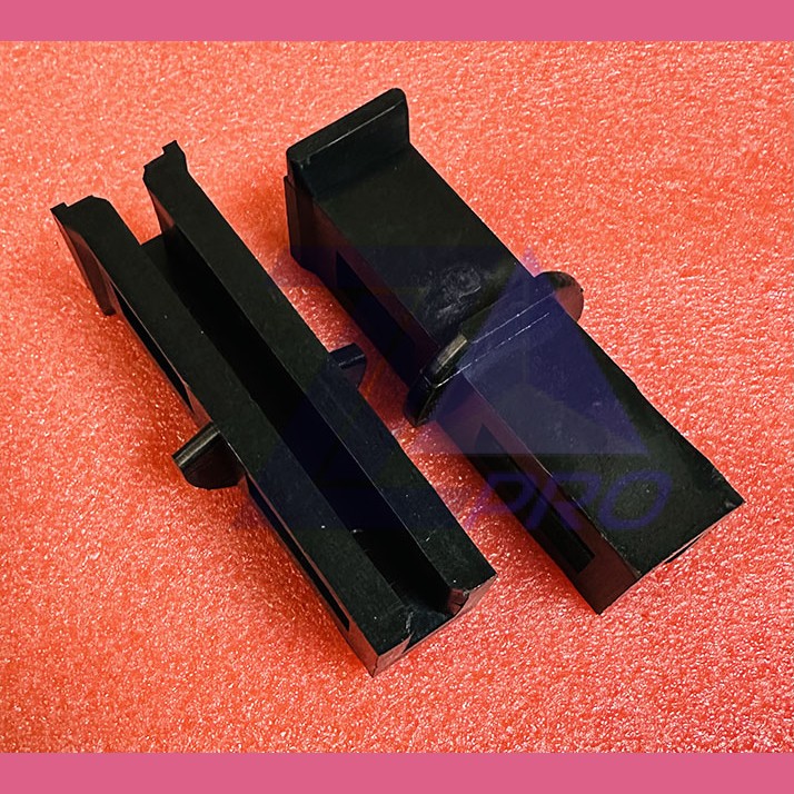 Вкладыш T-9мм башмака кабины L-130мм 6073203240 Thyssen (пр-во Россия)