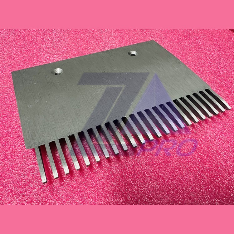 Гребенка правая 23 зуба траволатора 606NCT 199х150мм GAA453BV6 Otis