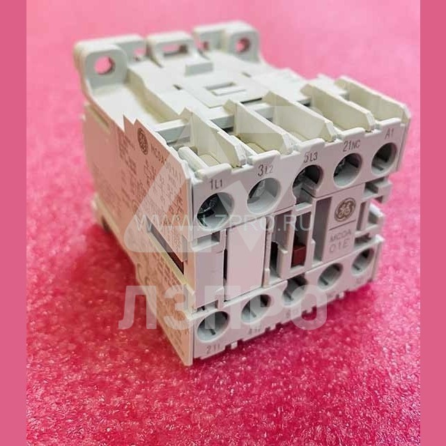 Трехполюсный миниконтактор серии М 3P 1NC 230V MC0A301AT6 102463 GENERAL ELECTRIC