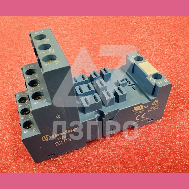 Колодка (розетка с винтовыми клеммами) type 90.03SMA Finder