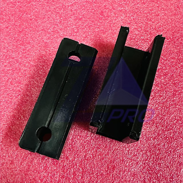 Вкладыш башмака противовеса T-16mm KM51034728V003 Kone