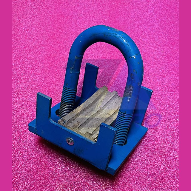 Струбцина для шкива 525х3х10 0471.32.00.010А МЛЗ