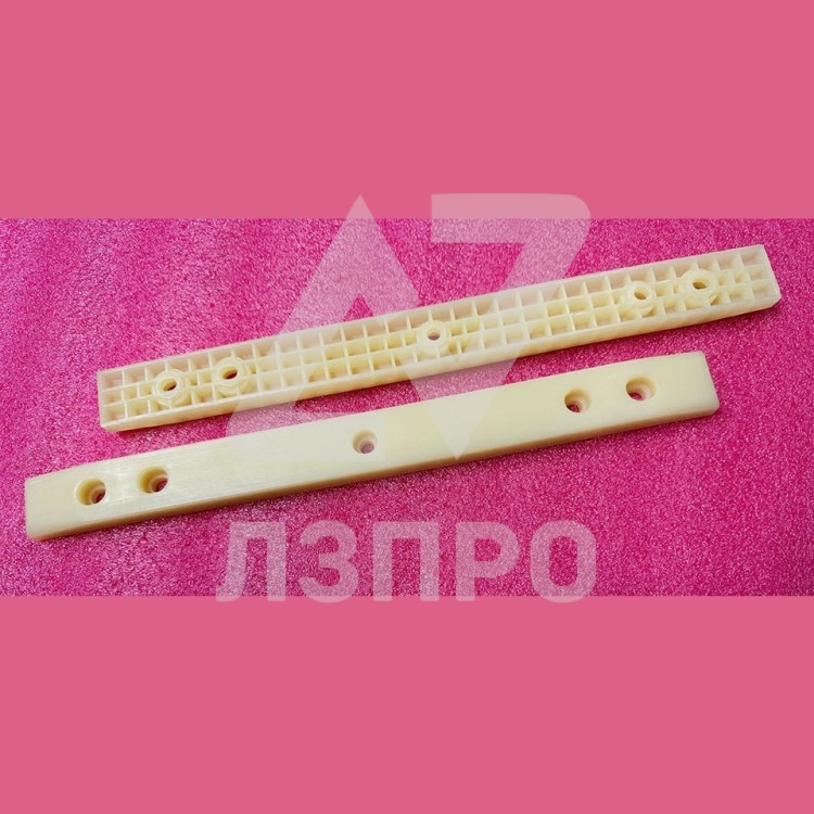 Направляющая ступени пластиковая L=330мм 319852 Schindler