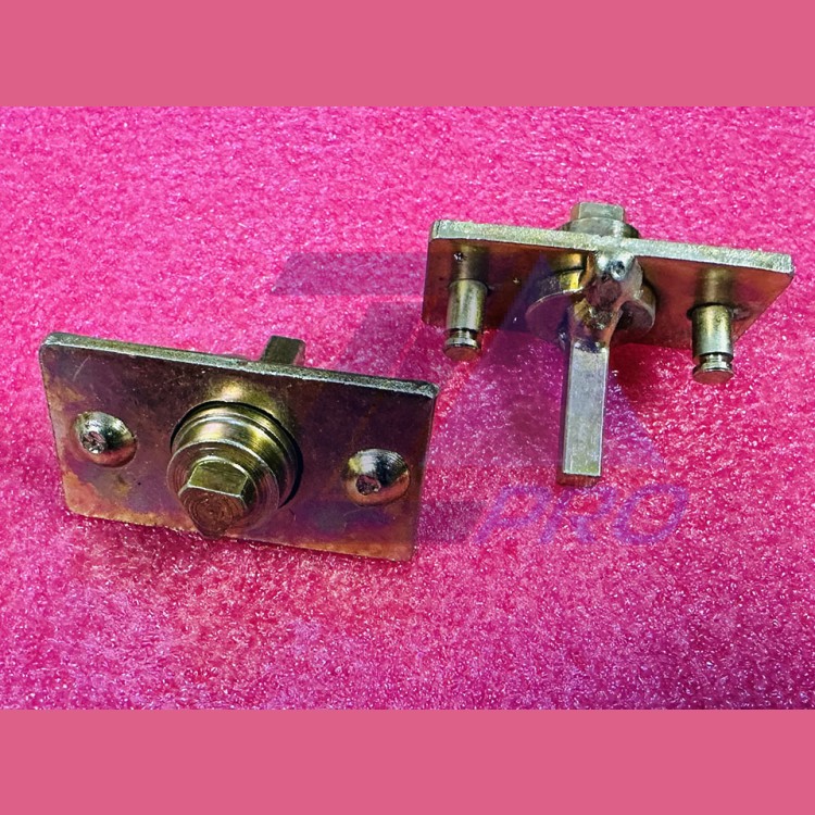 Ось запирающего устройства (ручка с одной стороны) 0505П.06.00.230Б ЩЛЗ