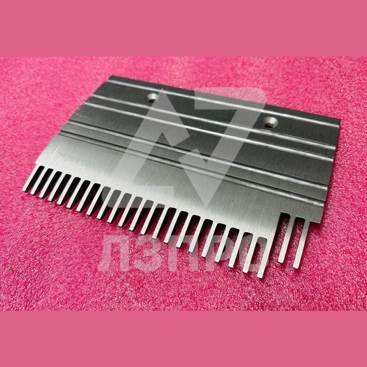 Гребенка левая 24 зуба эскалатора 506NCE 206х139мм GAA453BM3 Otis